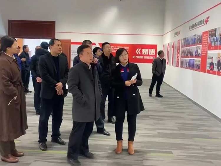 市發展改革委一行蒞臨公司參觀調研